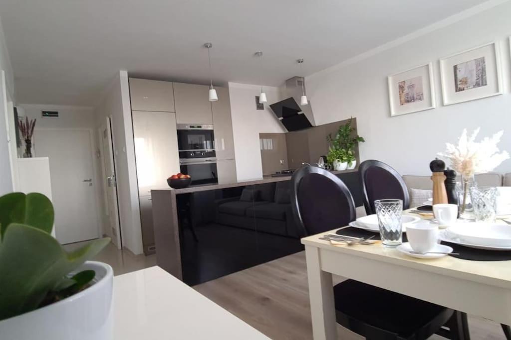 Uroczy, Jasny Apartament Oraz Bezplatny Parking! Apartment Krakow Exterior photo