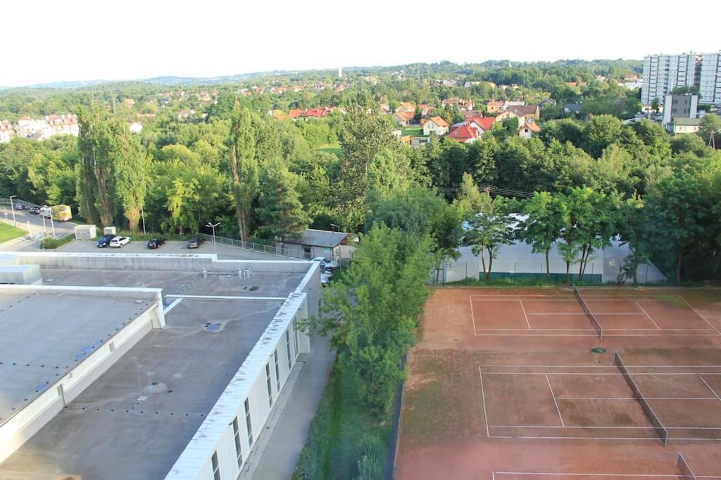 Uroczy, Jasny Apartament Oraz Bezplatny Parking! Apartment Krakow Exterior photo
